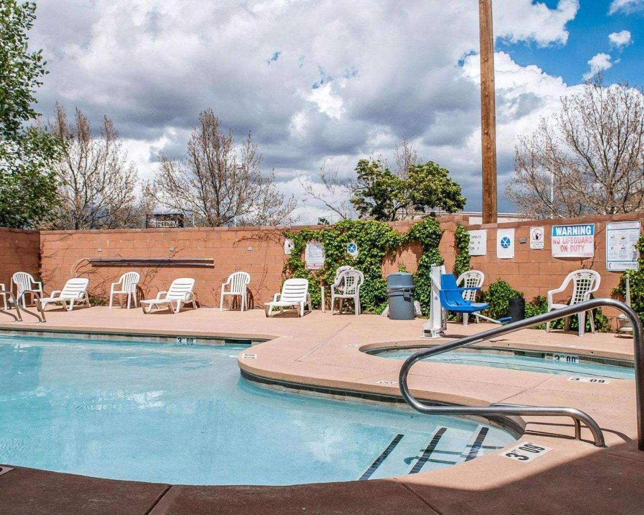 Econo Lodge Inn & Suites Santa Fe Exterior foto